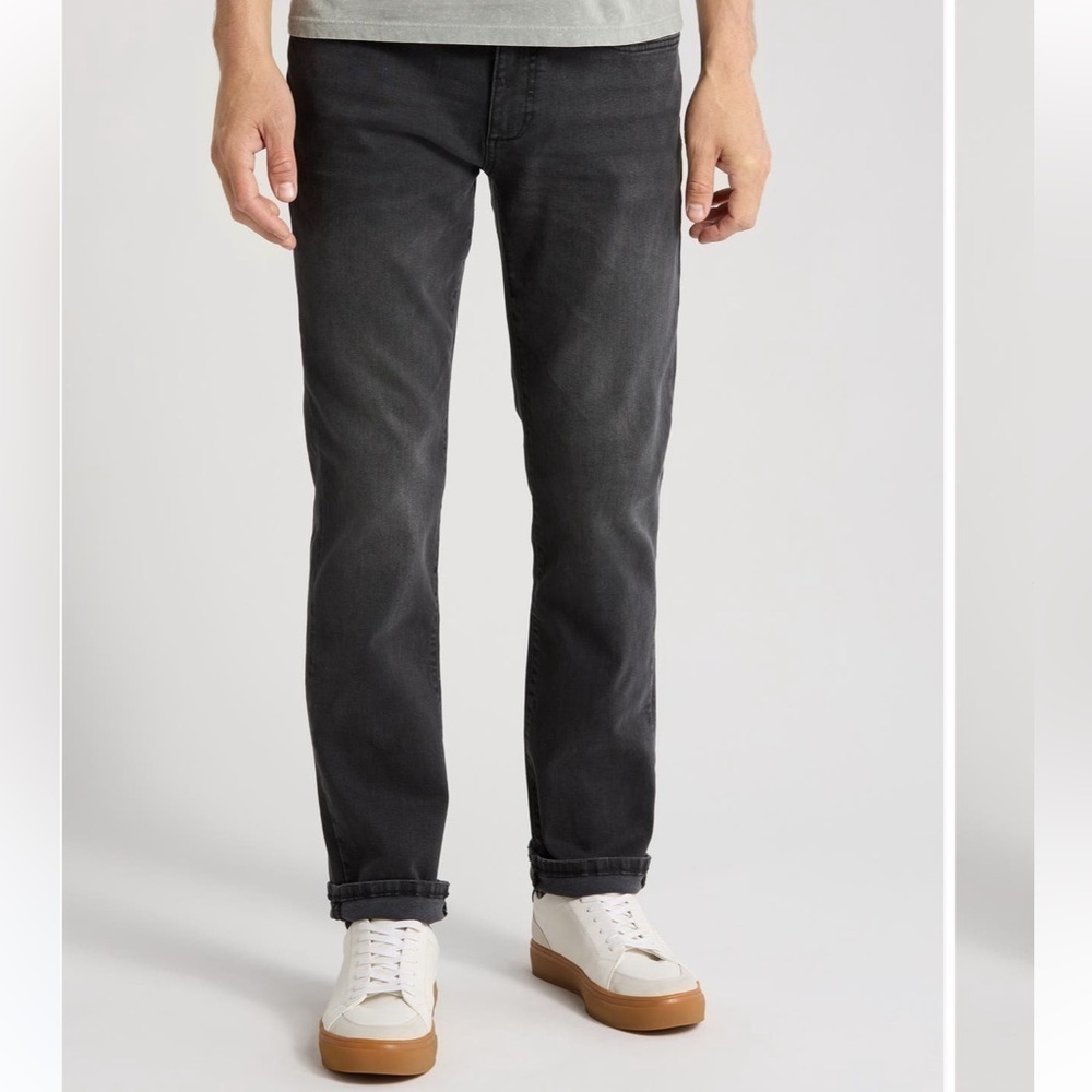 Joes THE BRIXTON - STRAIGHT & NARROW Jeans - Color: Wash Black - 36x32.5